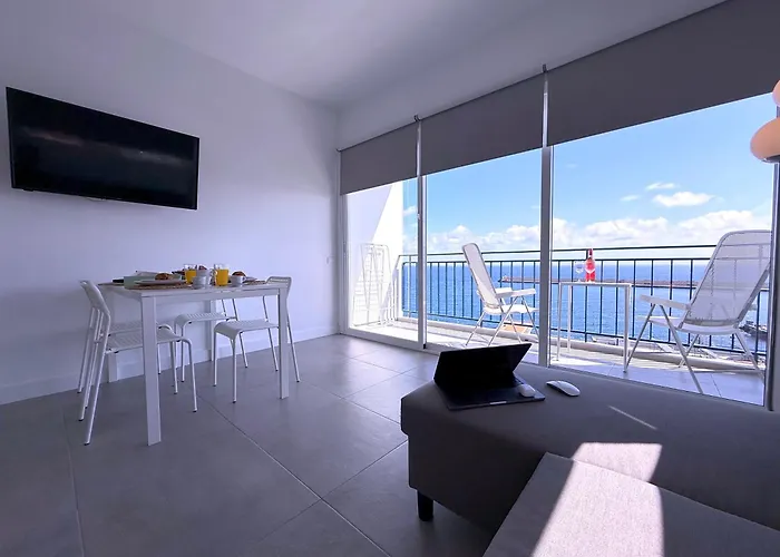 Tropicalidays Marina View Studio